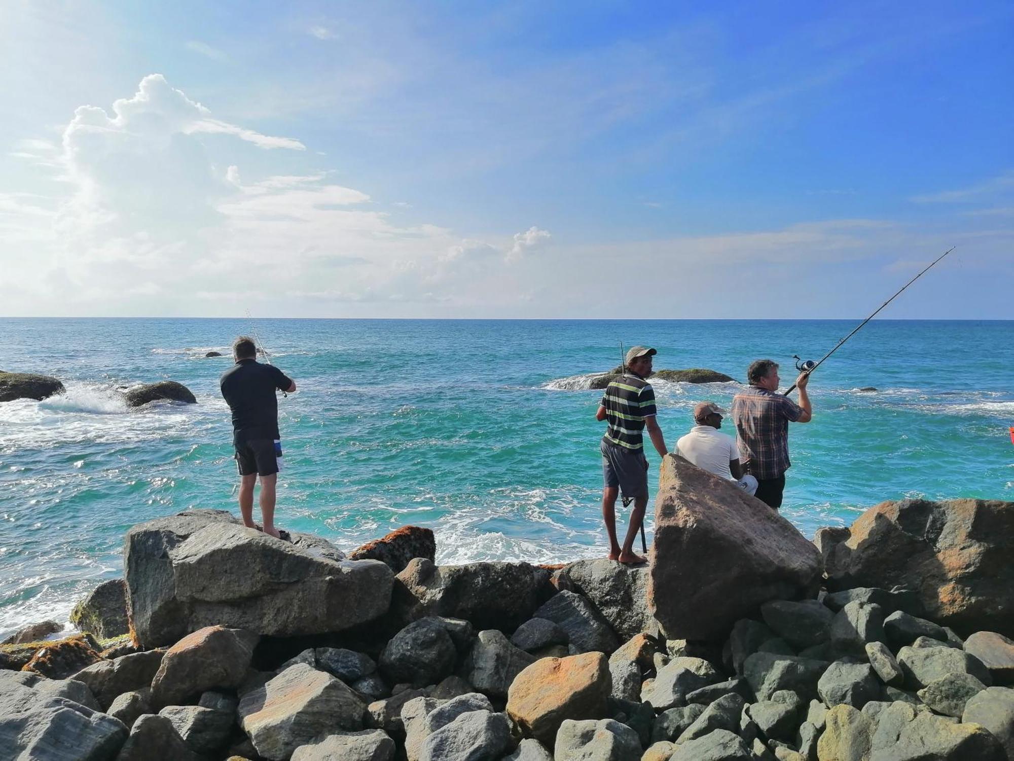 Kirinda Beach Front Hotel Buitenkant foto